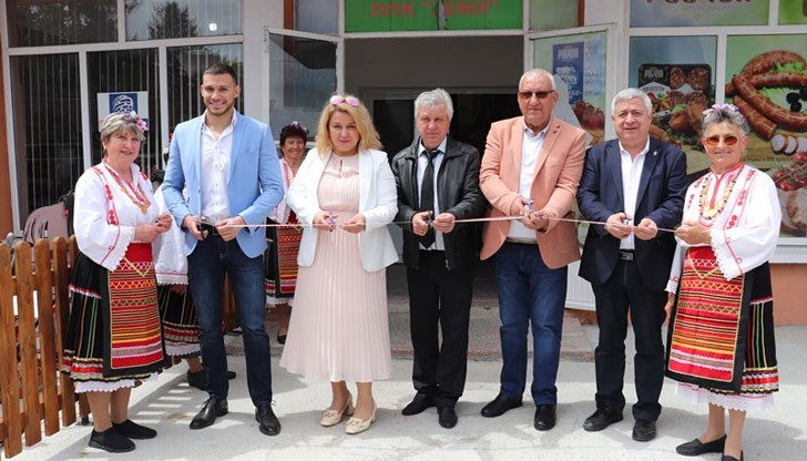 Гербаджии прерязаха лентичката