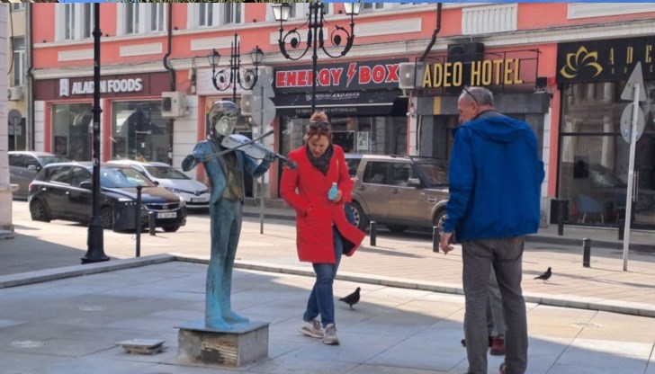 Скулптурата бе демонтирана преди месец за ремонт Скулптурата бе демонтирана преди месец за ремонт