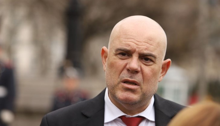 Взривът е бил ужасяващ, посочи той и подчерта, че ако не е бил сменил колите, е щял да загине