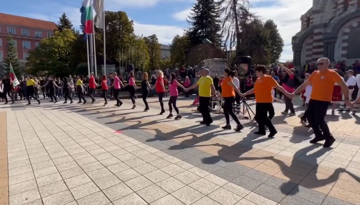 Мисията е изграждането на площадка със спортни уреди в Младежкия парк за деца с увреждания и младежи в неравностойно положение Мисията е изграждането на площадка със спортни уреди в Младежкия парк за деца с увреждания и младежи в неравностойно положение