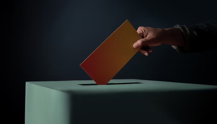 Опозицията опитва да се противопостави на военните