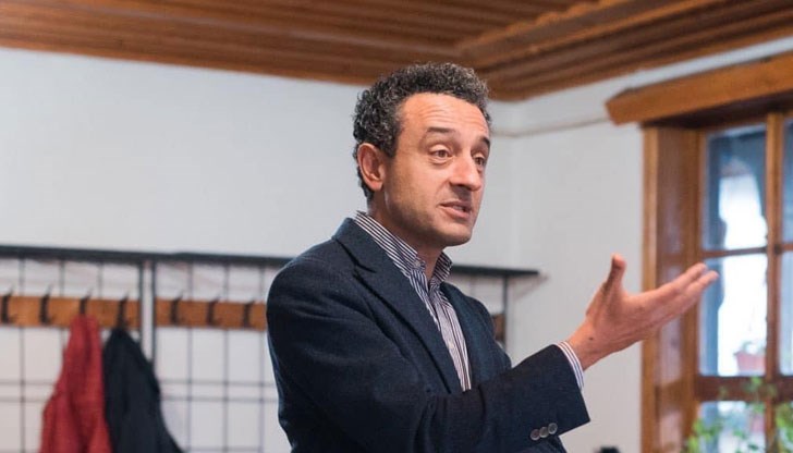 Лорер посочи, че обявяването на състава на проектокабинета Денков е посрещнато с голяма доза емоции и го отчете като грешка