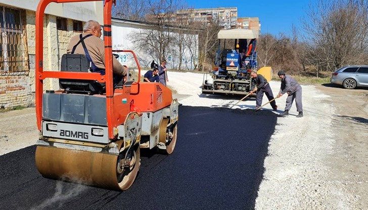 Община Русе обяви обществена поръчка за проектиране и строителство на паркоместа и тротоар при блок МНО 1 Община Русе обяви обществена поръчка за проектиране и строителство на паркоместа и тротоар при блок МНО 1