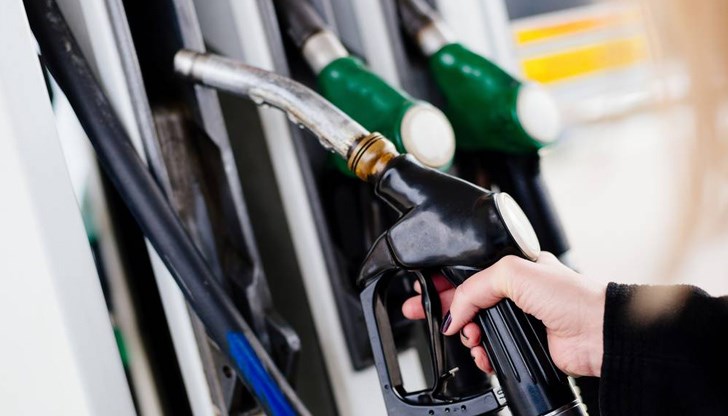 Цените на дизела и бензина ще нараснат до 1 лев на литър