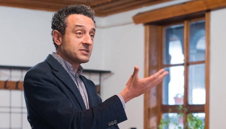 Пред ГЕРБ стои въпроса дали искат да се обърнат отново към коалицията Магнитски Пред ГЕРБ стои въпроса дали искат да се обърнат отново към коалицията Магнитски