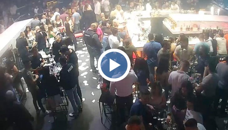 Клиентите и служителите на заведението се оплакват от тормоз и унижения