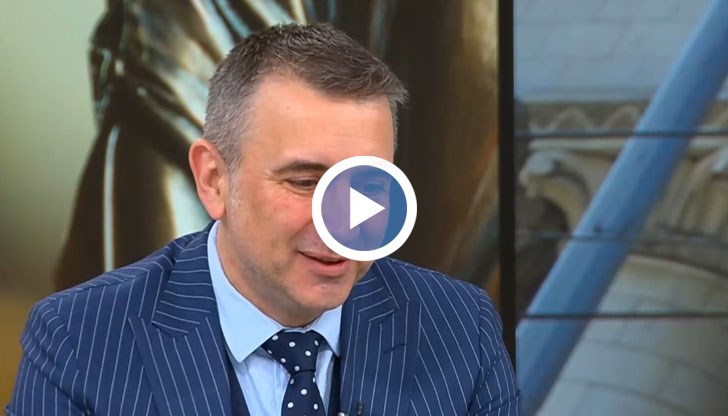 Зрители сме на стряскащ процес, отбеляза той за скандалите в прокуратурата