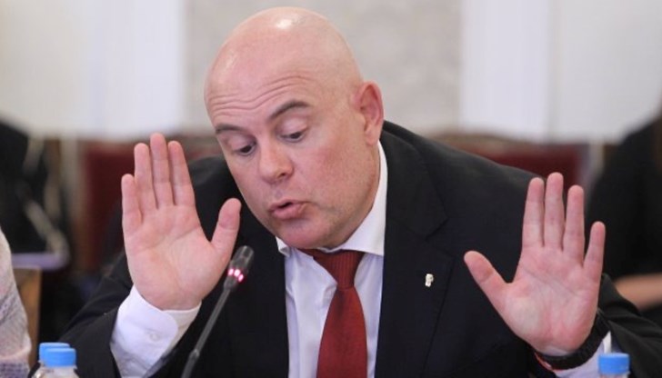 Главният прокурор пред доказана фабрика за фалшиви новини: Страх ме е за децата! Главният прокурор пред доказана фабрика за фалшиви новини: Страх ме е за децата!