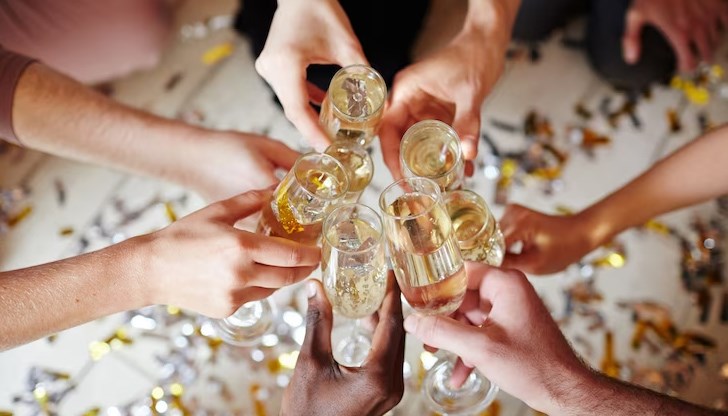 Дамите, които отбелязват имен ден на 6 май, са около 55 000, а мъжете - около 155 000