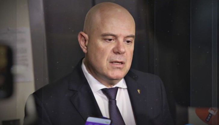 Проверява се дали е имало теч на информация за промяната на маршрута