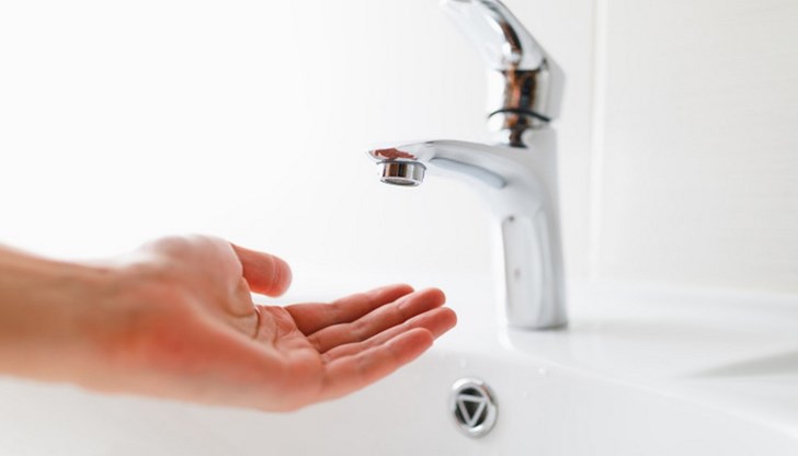 Водоподаването спира от 9:00 до 17:00 часа Водоподаването спира от 9:00 до 17:00 часа