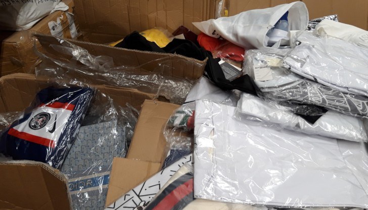 Всички артикули носят обозначенията на над 40 световноизвестни търговски марки​