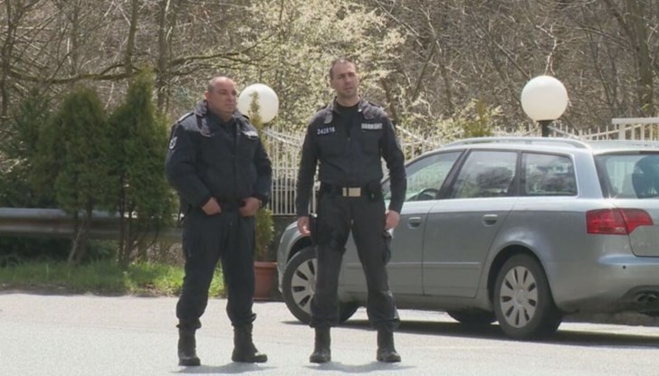 Според Пламен Василев този инцидент или е за сплашване, или някаква имитационна бомба Според Пламен Василев този инцидент или е за сплашване, или някаква имитационна бомба