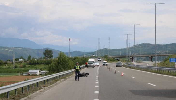 59-годишен мотоциклетист загина, след като се блъсна в товарен автомобил край Благоевград