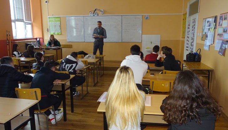 Съдия Велизар Бойчев от Районен съд - Русе изнесе пред възпитаниците лекция по темата