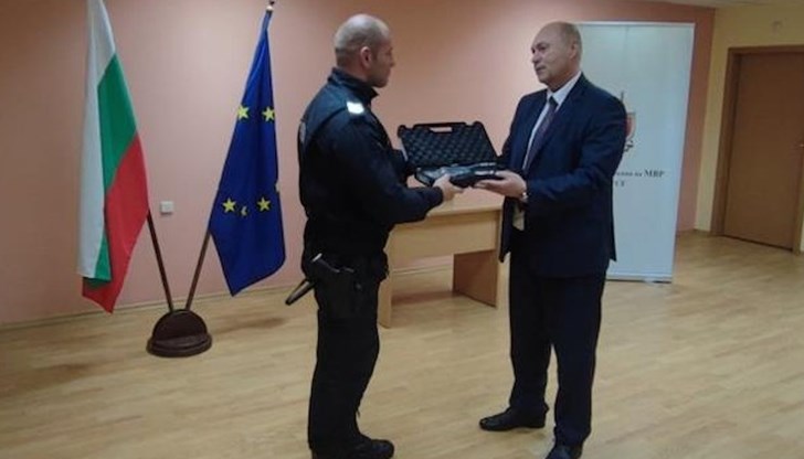Пистолетите са разпределени на заслужили полицаи