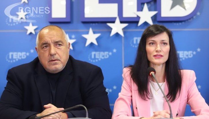 Никакви разговори не са водени с мен за имена, министерства, коментира тя