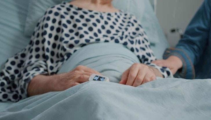 Дъщерята е задържана, а майка ѝ е настанена в болница с различни травматични наранявания