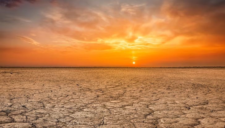 Три години на оскъдни валежи и високи температури доведоха до това, че страната официално изпадна в дълготрайна суша