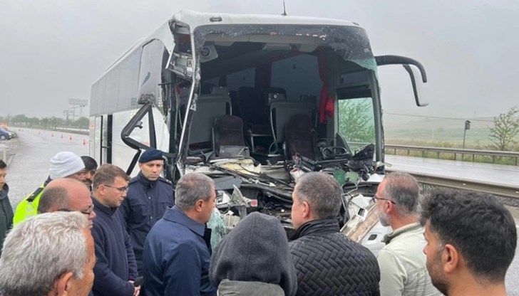 Най-малко 33 души са ранени при катастрофа в турската провинция Балъкесир