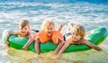 Как да осигурите безопасността на детето си в басейна или на плажа?