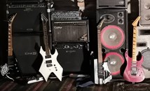 Търсят се откраднати китари от къща в Русе