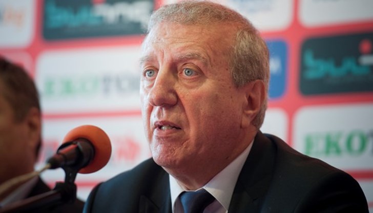 Според него голяма част от прокурорите се страхуват от олигарсите Според него голяма част от прокурорите се страхуват от олигарсите