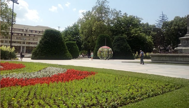 Любопитното е, че Русе за разлика от другите големи градове няма и кой знае какъв механичен прираст на населението Любопитното е, че Русе за разлика от другите големи градове няма и кой знае какъв механичен прираст на населението