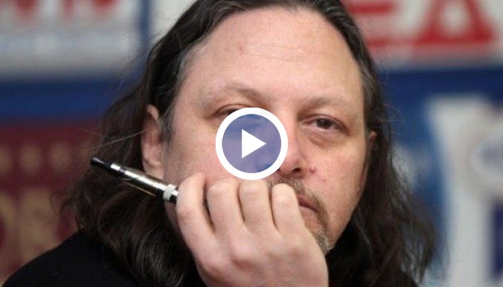 "При нас – една плюнка, едни очила…”, иронизира днешния бой в 49-ия парламент Нидал Алгафари.