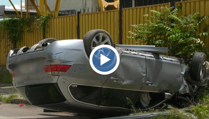 Шофьорът предприел рисково изпреварване на два автомобила