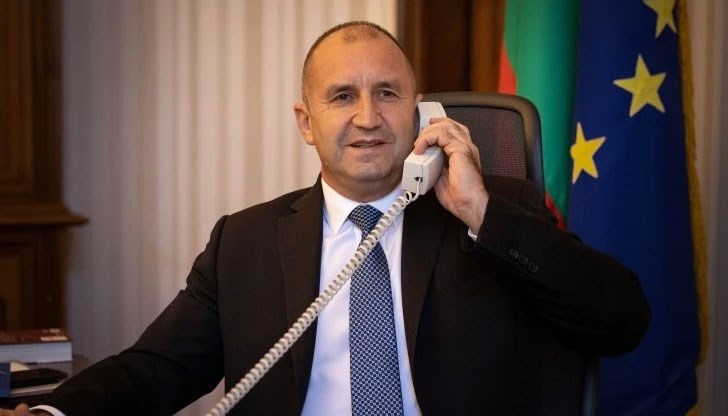 Държавният глава проведе телефонен разговор с гръцкия премиер