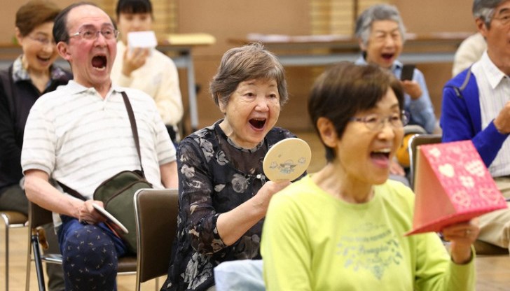 Заради носенето на маски през пандемията японците са свикнали да не изразяват емоции