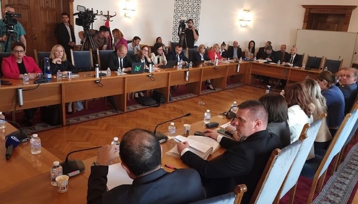 Иван Гешев поиска да не бъде изслушван днес в правна комисия, депутатите обаче оставиха точката в дневния ред