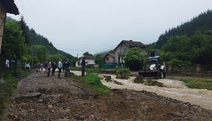 Общинският кризисен щаб е на терен и работи при непрекъснат режим на работа, увериха от Община Елин Пелин