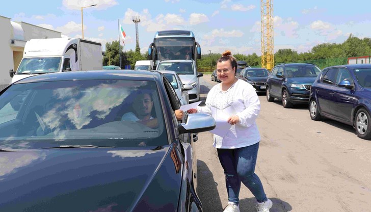 Флаерите с призив шофьорите да пазят живота бяха на български и преведени на още 13 езика