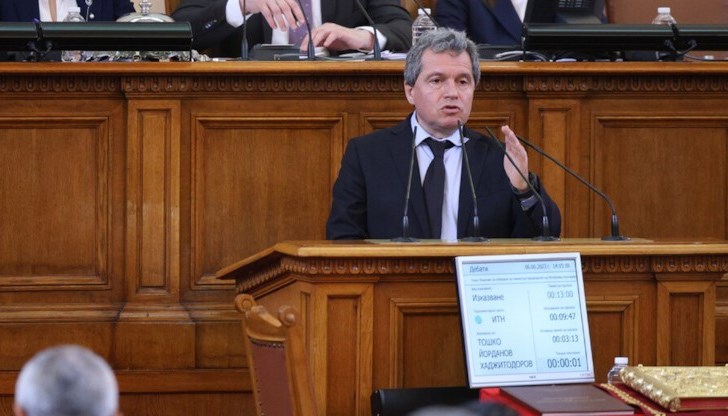 Тук е пълно с лъжци, страхливци и измамници, а техните партии са ПП, ДБ, ГЕРБ и ДПС Тук е пълно с лъжци, страхливци и измамници, а техните партии са ПП, ДБ, ГЕРБ и ДПС