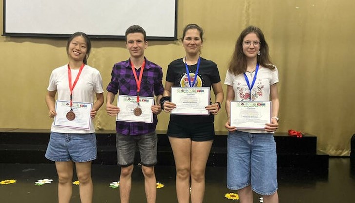 Отборът от България завоюва един сребърен и един бронзов медал, както и две дипломи за значимо участие