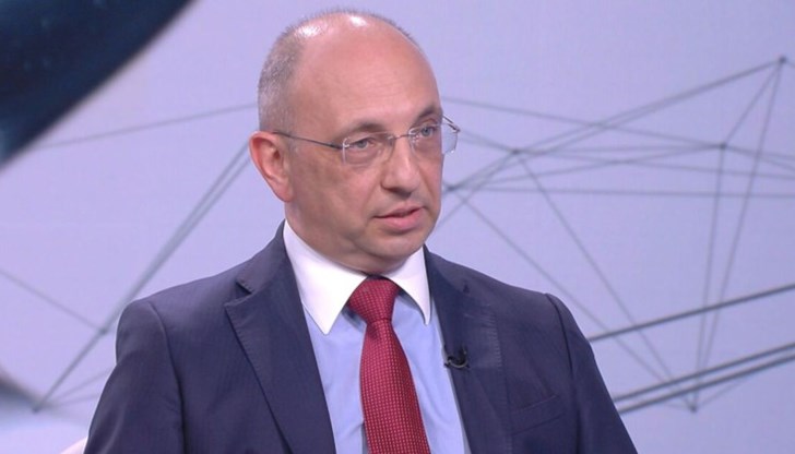 Управляват ни леви популисти, каза той Управляват ни леви популисти, каза той