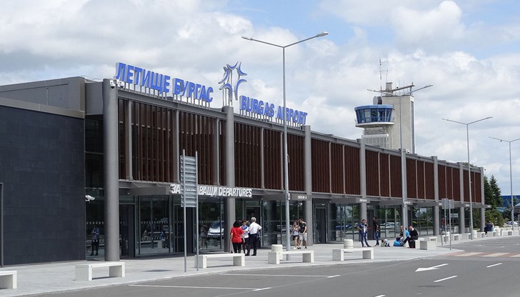 Отклоняването се е наложило заради туристка, която се е почувствала зле