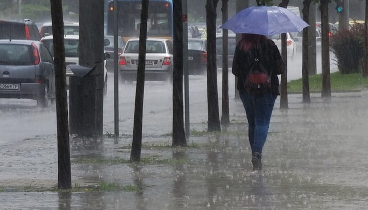 В Източна България само в отделни райони ще превали и прегърми, там ще има и повече слънчеви часове В Източна България само в отделни райони ще превали и прегърми, там ще има и повече слънчеви часове