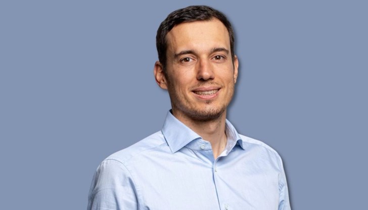 Той официално беше представен като кандидат на ПП, ДБ и "Спаси София" Той официално беше представен като кандидат на ПП, ДБ и "Спаси София"