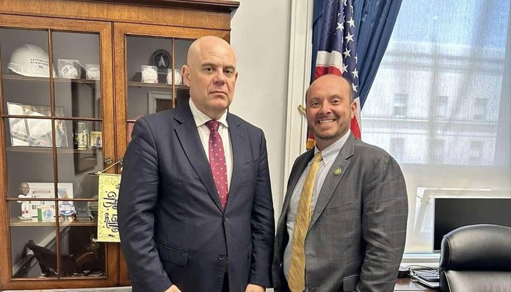 Бившият главен прокурор е летял в бизнес класа от Истанбул до Ню Йорк Бившият главен прокурор е летял в бизнес класа от Истанбул до Ню Йорк