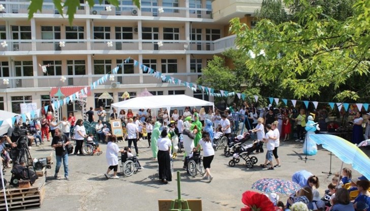 Това стратегическо партньорство ще даде възможност на УНИЦЕФ да подкрепи най-уязвимите деца, заяви Кристина де Бройн Това стратегическо партньорство ще даде възможност на УНИЦЕФ да подкрепи най-уязвимите деца, заяви Кристина де Бройн