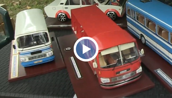 Макетите на легендарните автобуси са изработени от братята Христо и Милен Симеонови