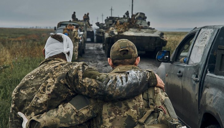 Той разказва за почти принудителната военна мобилизация на мъжете, свързана със забраната им да напускат страната