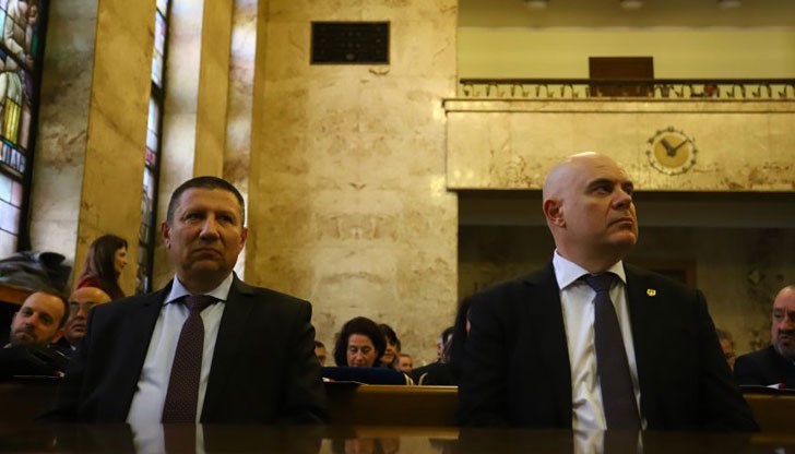 Върховни съдии се заемат с преписки срещу Иван Гешев и Борислав Сарафов