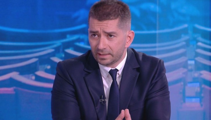 Кумове на този съюз ще бъдат Делян Пеевски и Мустафа Карадайъ, коментира политологът