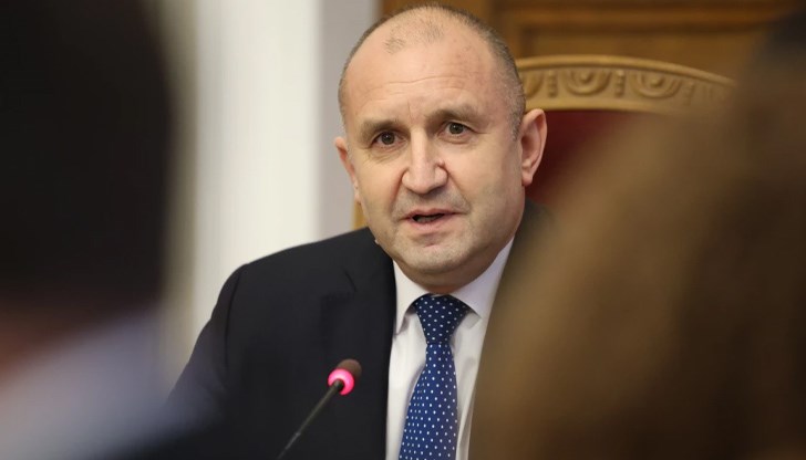Българските кметове успяха да преведат хората през кризи, коментира президентът Румен Радев пред журналисти в Пампорово