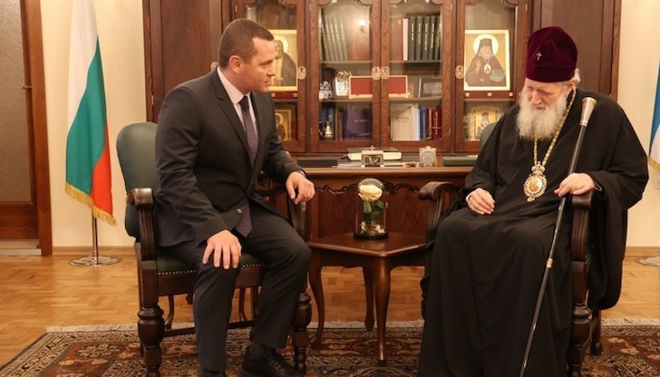 Негово Светейшество българският патриарх Неофит прие днес на среща кмета на град Русе Пенчо Милков Негово Светейшество българският патриарх Неофит прие днес на среща кмета на град Русе Пенчо Милков