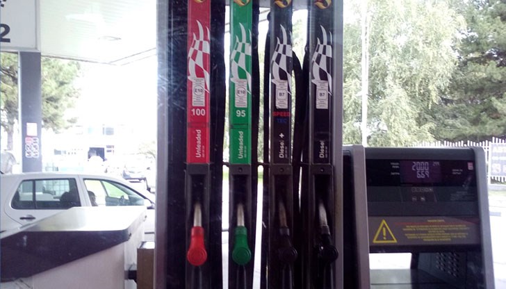 Дизелът остава по-евтин от бензина през лятото Дизелът остава по-евтин от бензина през лятото